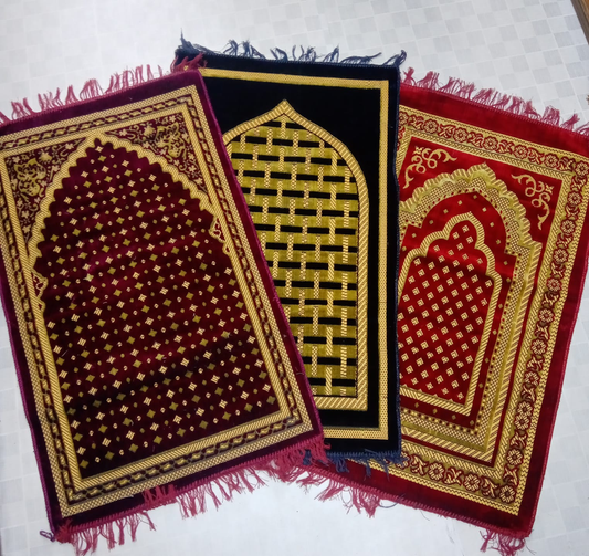 Elite Comfort Velvet Janamaz – Ultra-Premium Prayer Rug for Hajj & Umrah